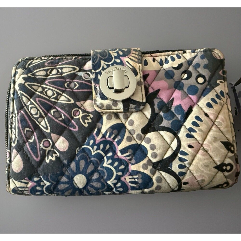Vera Bradley Quilted Cotton Turnlock Wallet Geo Medallions Pattern Blue White